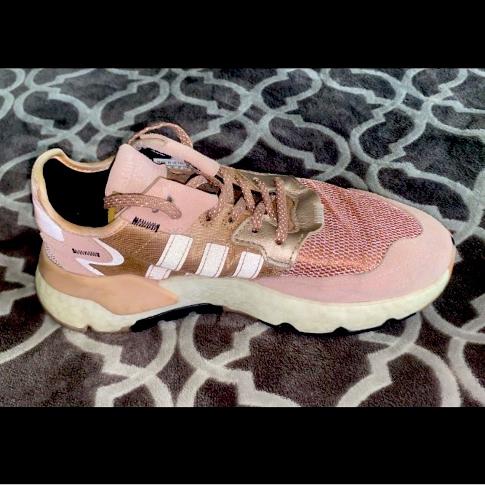 ADIDAS LIGHT PINK WOMENS SIZE 7.5